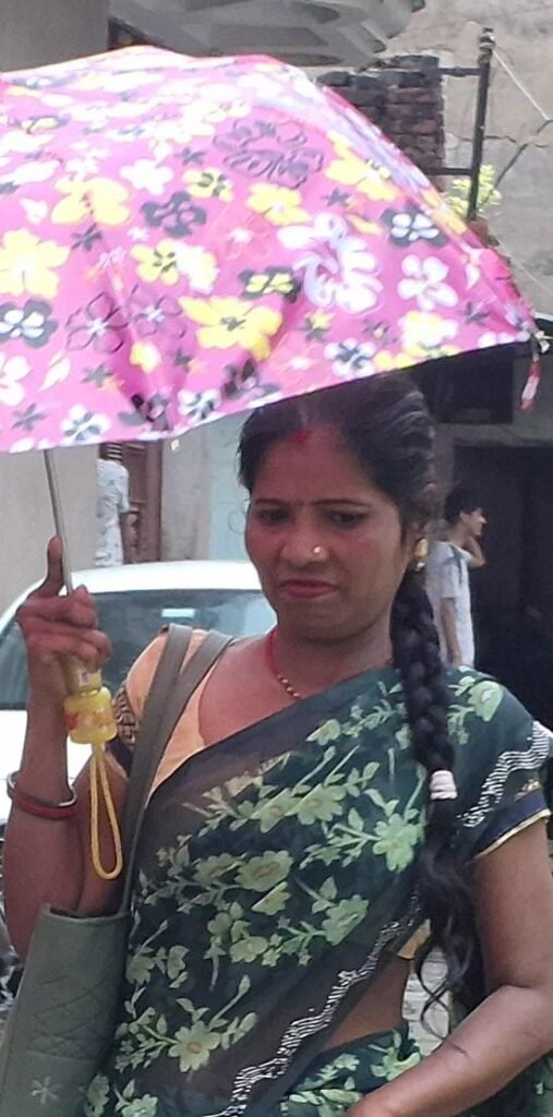 सुबह खिली धूप, दोपहर से रही बादलों की लुका छिपी