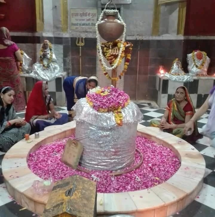 सावन में शिवार्चन, दूसरे सोमवार को शिवालयों में भक्तों की उमड़ रही भीड़