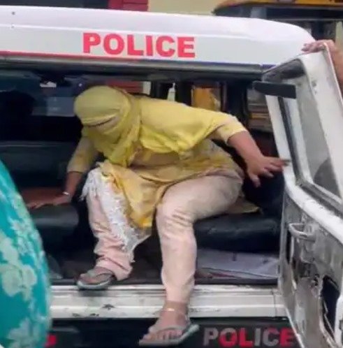 विदुर नगर में जिस्मफरोशी का अड्डा उजागर, पांच महिलाएं और तीन युवक दबोचे