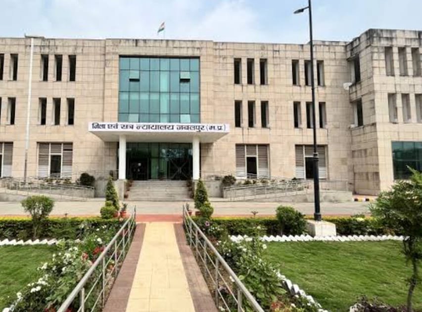 कुटुम्ब न्यायालय ने प्रकरण दर्ज करने के दिये निर्देश