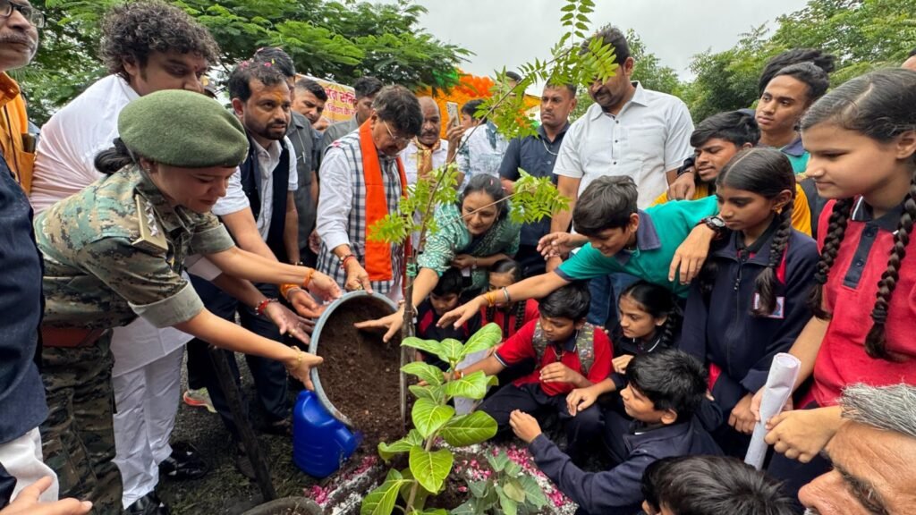 इंदौर में विकास कार्यों और वैज्ञानिक विरासत पर मंत्री विजयवर्गीय का जोर