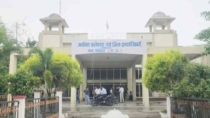 किसान की शिकायत पर नटेरन तहसील का पटवारी सस्पेंड