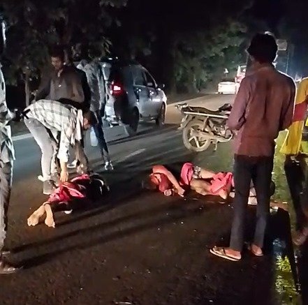 तेज रफ्तार आयशर ने सात कांवड़ियों को मारी टक्कर, एक की मौत, आरोपी चालक फरार