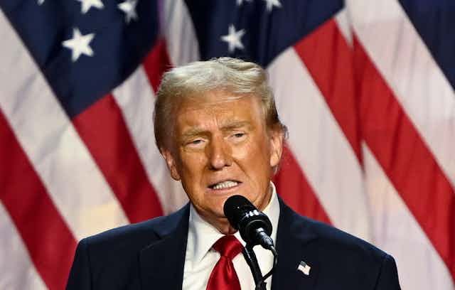 ट्रम्प ने एपेस्टीन को लिखे पत्र की वाल स्ट्रीट जर्नल की कहानी को ‘फेक’ बताया, कहा कानूनी कार्रवाई करेंगे