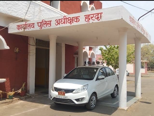 हरदा के एएसपी , एसडीएम व एसडीओपी को हटाया, दो टीआई भी नर्मदापुरम अटैच