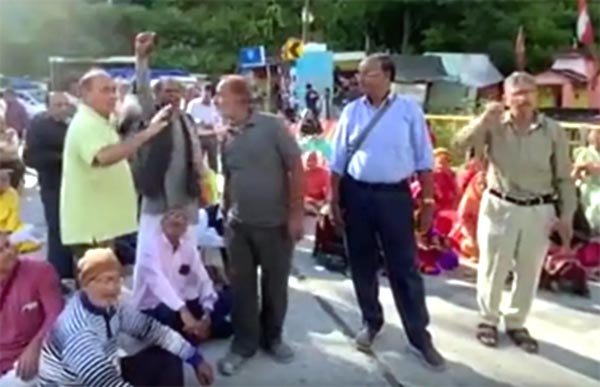 चमोली में फंसे राजस्थान के 210 यात्रियों को रवाना किया गया