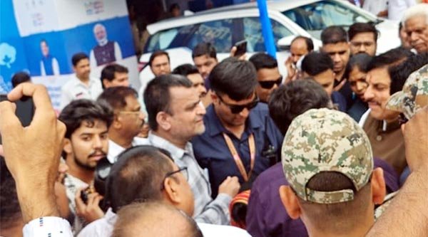 शकर मिल चालू करने की मांग को लेकर सौंपा ज्ञापन