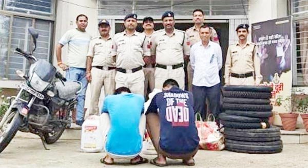 लाखों की चोरी करने वाले दो आरोपी पकड़े गए