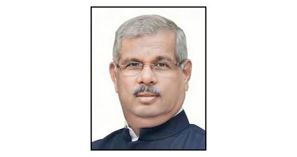 केरल के राज्यपाल ने विनायक चतुर्थी की शुभकामनाएँ दीं, मल्लियूर महा गणपति मंदिर में पूजा-अर्चना की