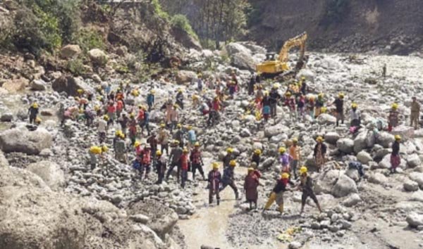 जम्मू-कश्मीर के रियासी, रामबन में बादल फटने, भूस्खलन की घटना में सात लोग दबे, चार की मौत