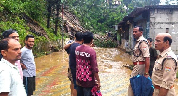 थराली क्षेत्र में आपदा राहत कार्यों में तेजी
