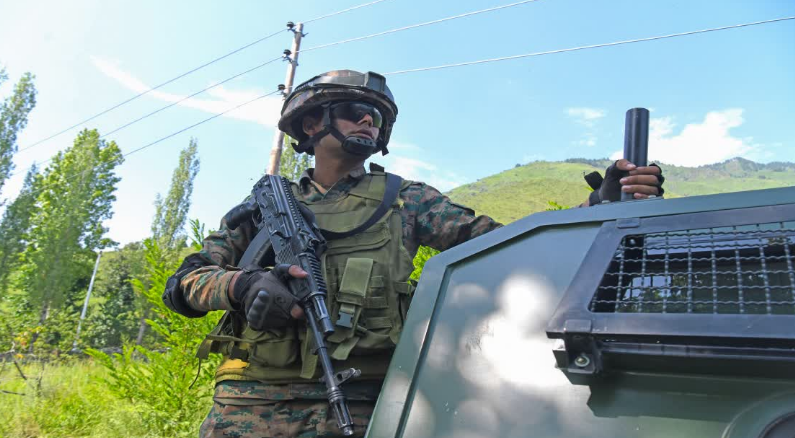 जम्मू-कश्मीर: ‘कुलगाम’ में ‘सुरक्षाबलों’ का ‘बड़ा एक्शन’, ‘मुठभेड़’ में ‘एक आतंकवादी’ ढेर, ‘घाटी’ में ‘जारी’ है ‘ऑपरेशन’!