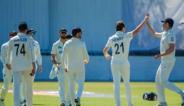 न्यूजीलैंड ने जिम्बाब्वे को पारी और 359 रनों से पीटा और तीसरी सबसे बड़ी जीत दर्ज की