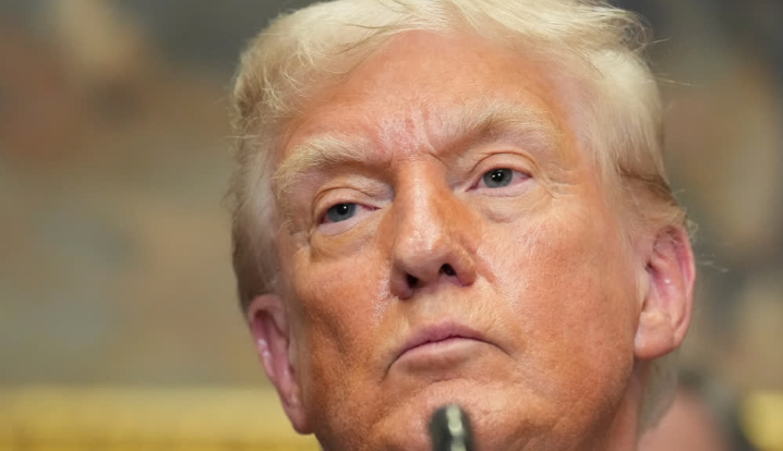 ट्रंप का ‘गुस्सा’: ‘मेदवेदेव’ के ‘बयान’ पर ‘भड़के ट्रंप’, ‘परमाणु पनडुब्बियों’ की ‘तैनाती’ का दिया ‘आदेश’, क्या ‘बढ़ेगा’ ‘तनाव’?