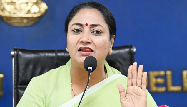 बेटियों के सपनों की उड़ान से बढ़ेगी तिरंगे की शान – रेखा गुप्ता