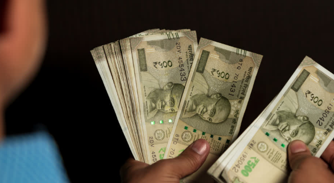 आठवां वेतन आयोग 2028 तक टल सकता है, कर्मचारियों की बढ़ी बेचैनी