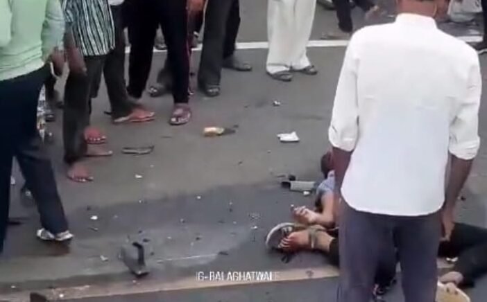 नव निर्मित हाईवे पुलिया पर हादसा: दो बाइक की भिड़ंत, तीन की मौत एक गंभीर