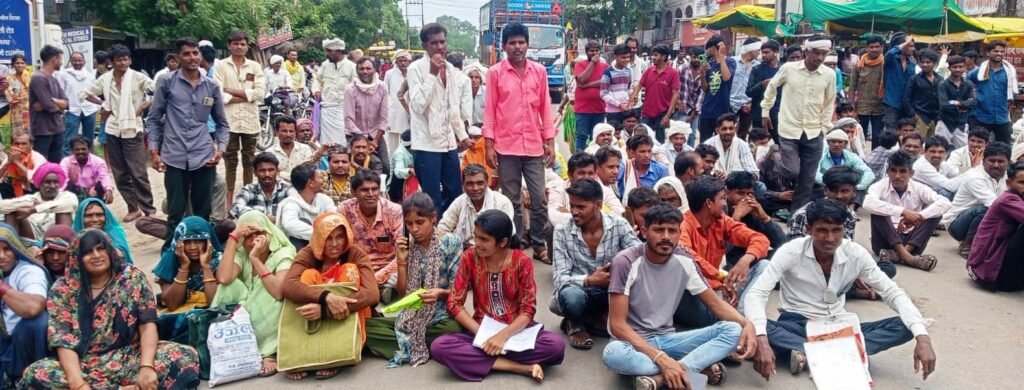 20 दिन में तीसरी बार हाईवे पर चक्काजाम,फिर टोकन लेकर लौटे