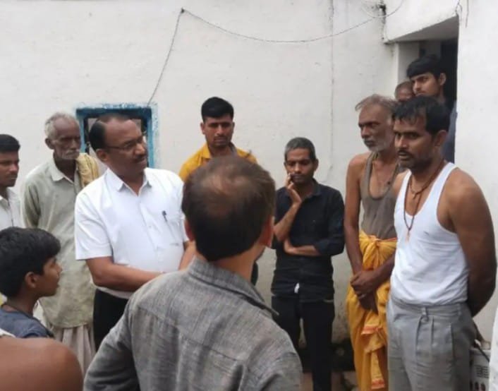 कच्चा मकान गिरने से पति और पत्नी घायल