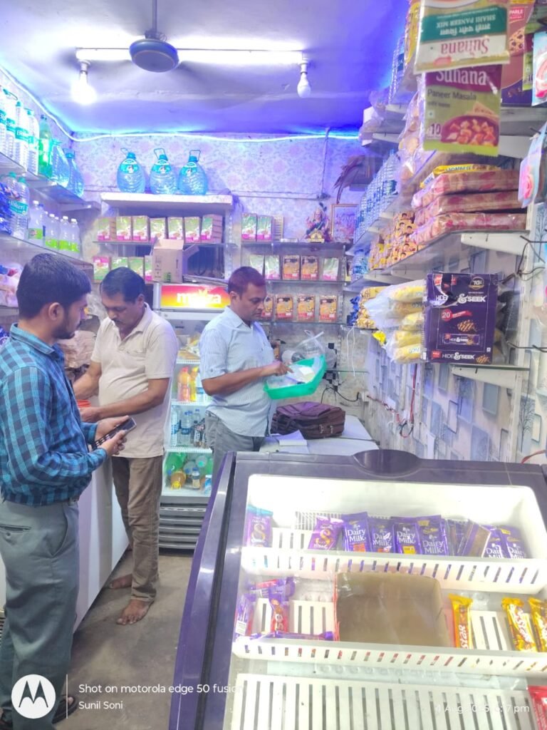 त्योहार से पहले खाद्य सुरक्षा विभाग की सख्ती, एक्सपायरी सामान नष्ट