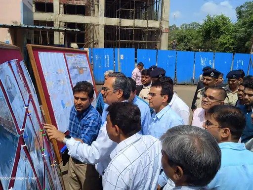 नवागत DRM पंकज त्यागी ने इटारसी स्टेशन का भ्रमण कर सुधार कार्यों के लिए दिए निर्देश