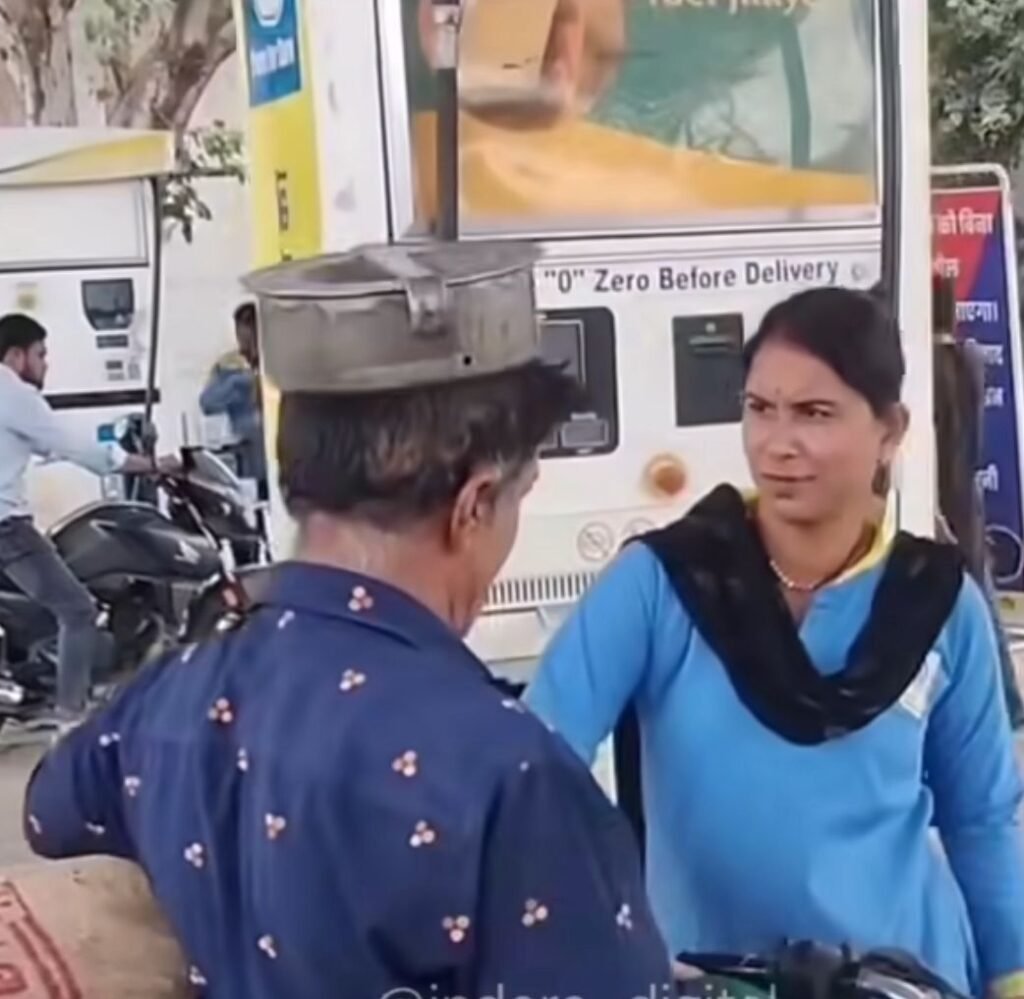 हेलमेट की जगह सिर पर रख दिया दूध का ढक्कन, बिना रोक-टोक डाला पेट्रोल, पंप सील