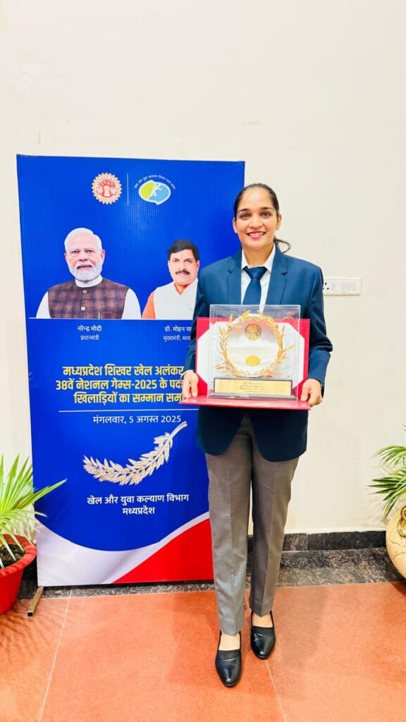 नीलू डाडिया को विक्रम पुरस्कार से सम्मानित किया गया