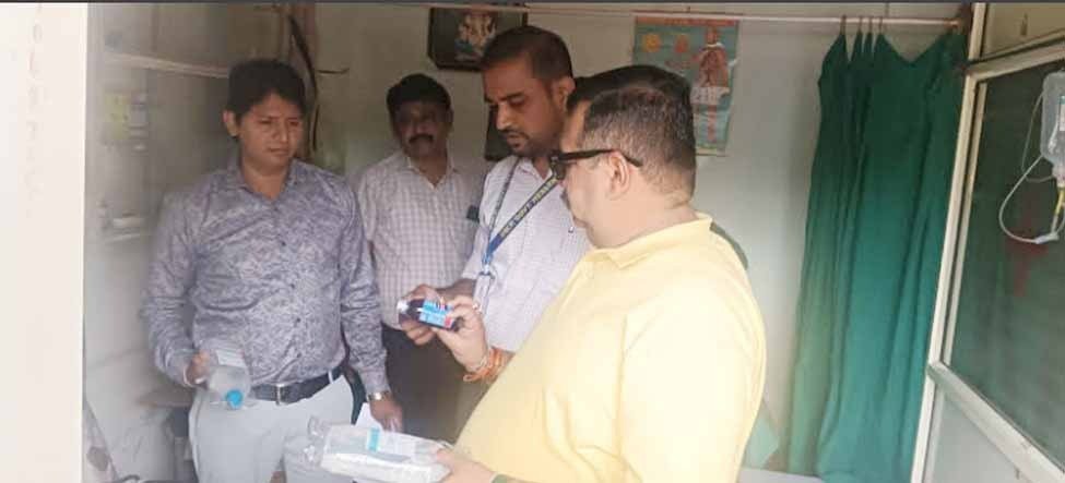 फर्जी क्लिनिकों पर छापा, दो सील, संचालक गिरफ्तार