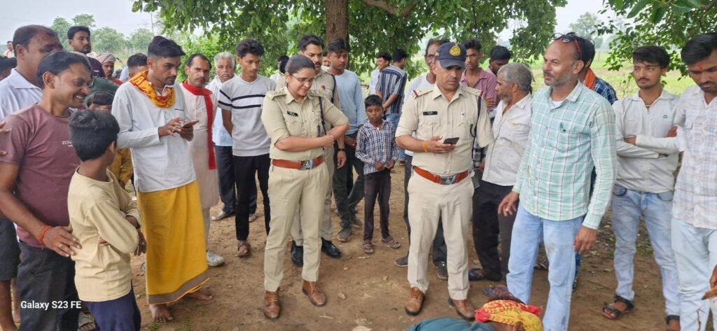 चोरी हुई भैरव बाबा की प्रतिमा मिट्टी में दबी मिली 