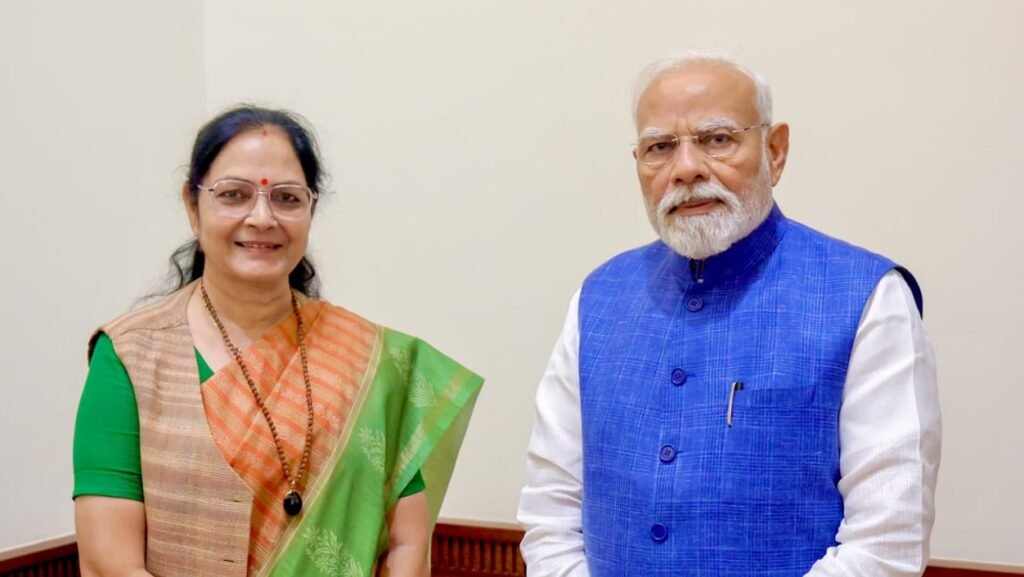 सांसद श्रीमती पारधी ने प्रधानमंत्री मोदी को बांधा रक्षासूत्र