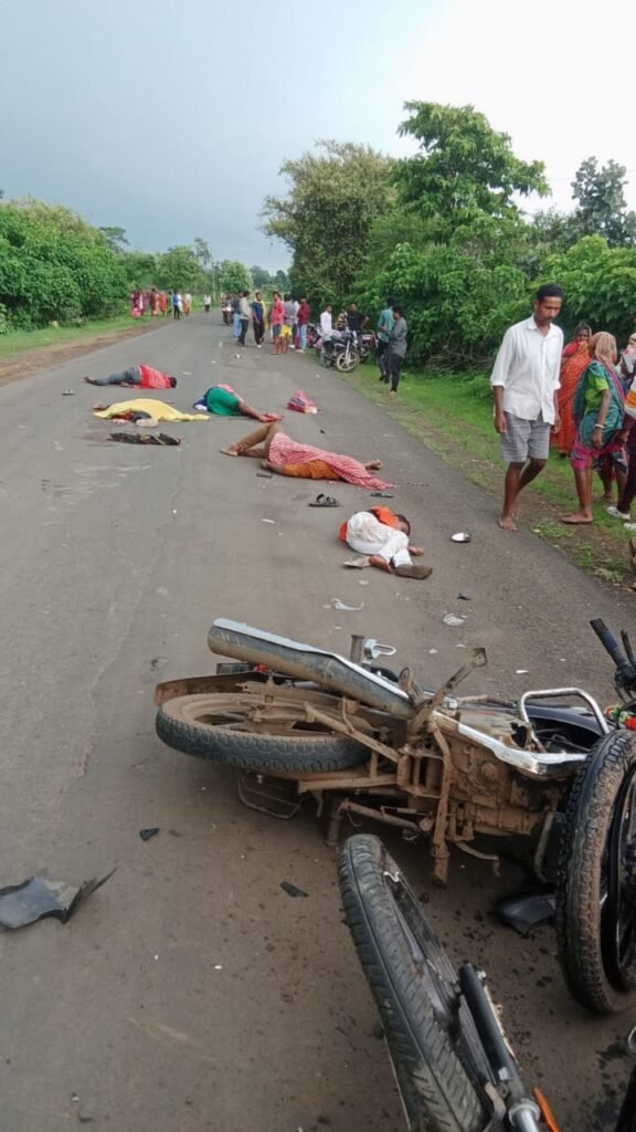 त्योहार की खुशियां मातम में बदली, सड़क हादसे में जीजा-साले सहित 4 की मौत