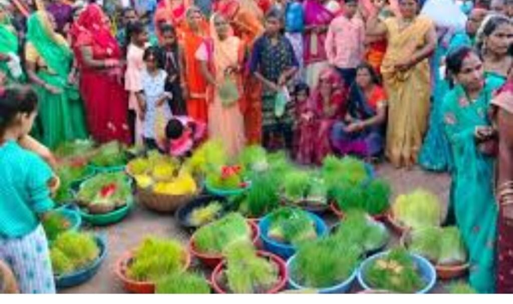 कजलिया पर्व का निकाला जुलूस: लहंगी और राई नृत्य पर झूमे नाचे लोग