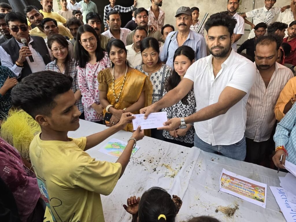 मुरैना व अंबाह में लगे भुजरिया मेले, ऊंची-लंबी कूंद में दिखाया हुनर