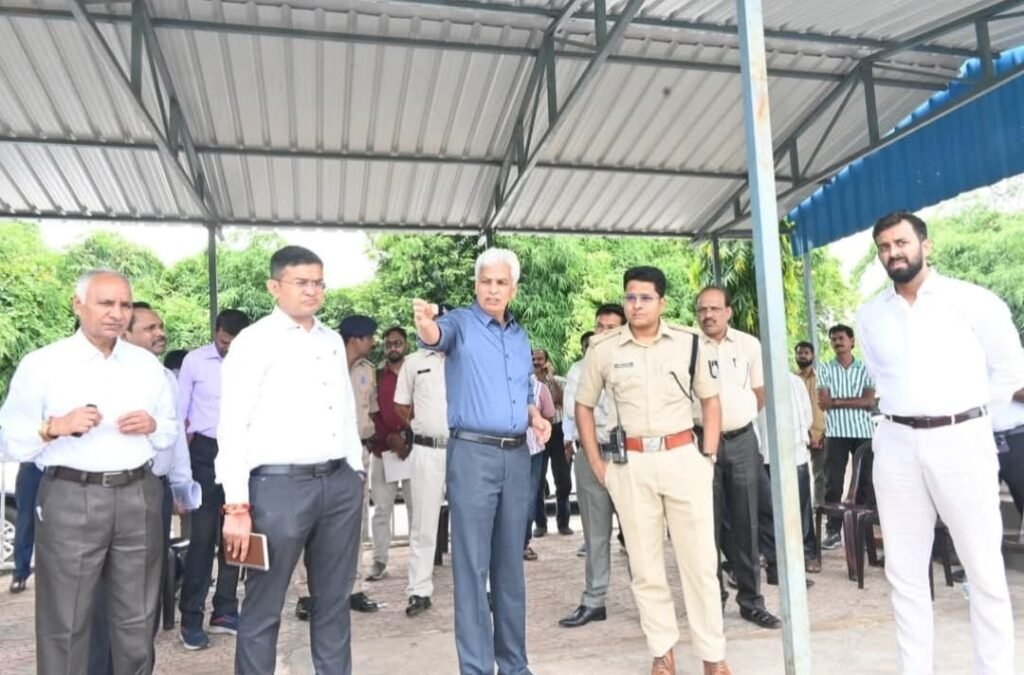 15 अगस्त की तैयारी समय से पहले हो, कलेक्टर ने लिया तैयारियों का जायजा