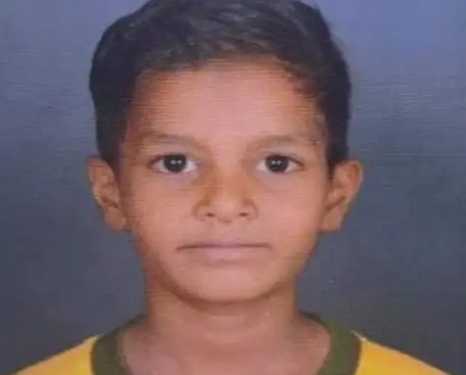 हाईटेंशन लाइन की चपेट में आकर 13 वर्षीय किशोर की मौत