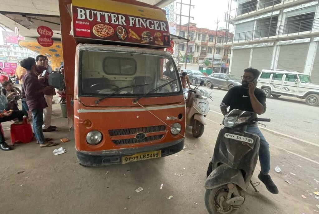 मोडिफाइड वाहनों पर कार्रवाई,दो जब्त और पांच का चालान 