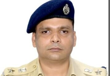 नक्सल प्रभावित क्षेत्रों में वीरता के लिए एसपी मोती उर्र हमान को राष्ट्रपति वीरता पदक