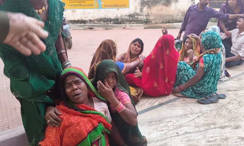 बाइकों की भिड़ंत, मामा-भांजे सहित 3 की मौत, 3 गंभीर