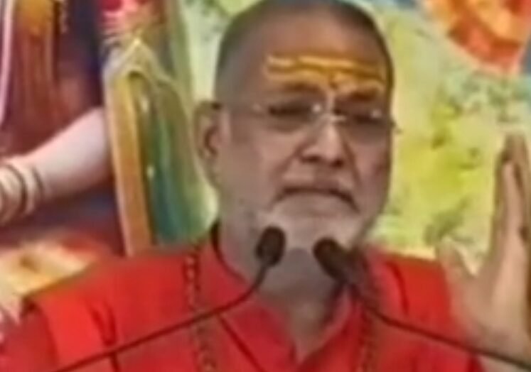 बवाल:महाकाल मंदिर को महानिर्वाणी अखाड़े को सौंपने के बयान पर भडक़ उठे पुजारी