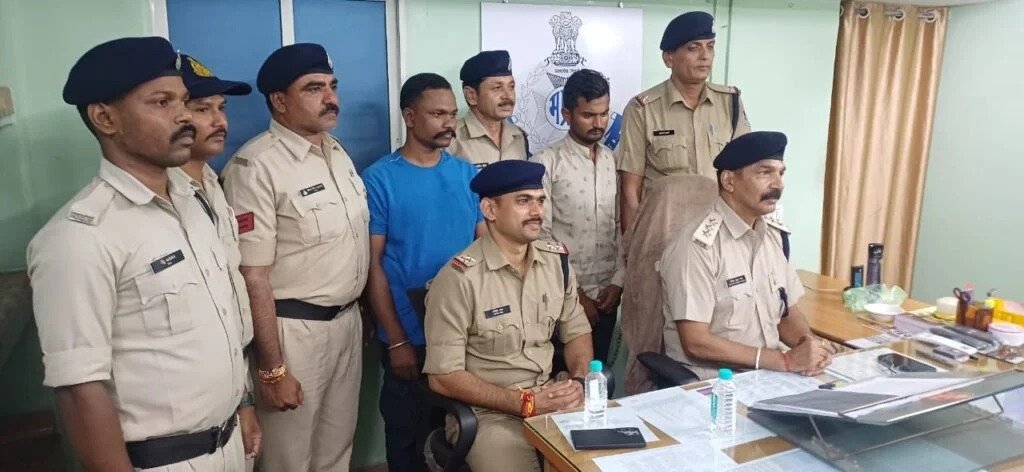 रामपुर में पेट्रोल पंप लूटकांड के चार आरोपी गिरफ्तार