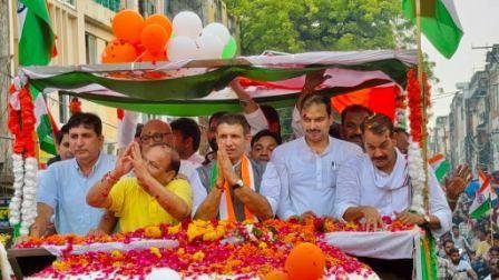 कांग्रेस ने निकाली वोट सत्याग्रह तिरंगा यात्रा