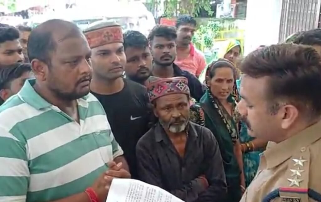 बड़ी बगराजन में बताशा फैक्ट्री में आग, साथी व्यापारी पर शक