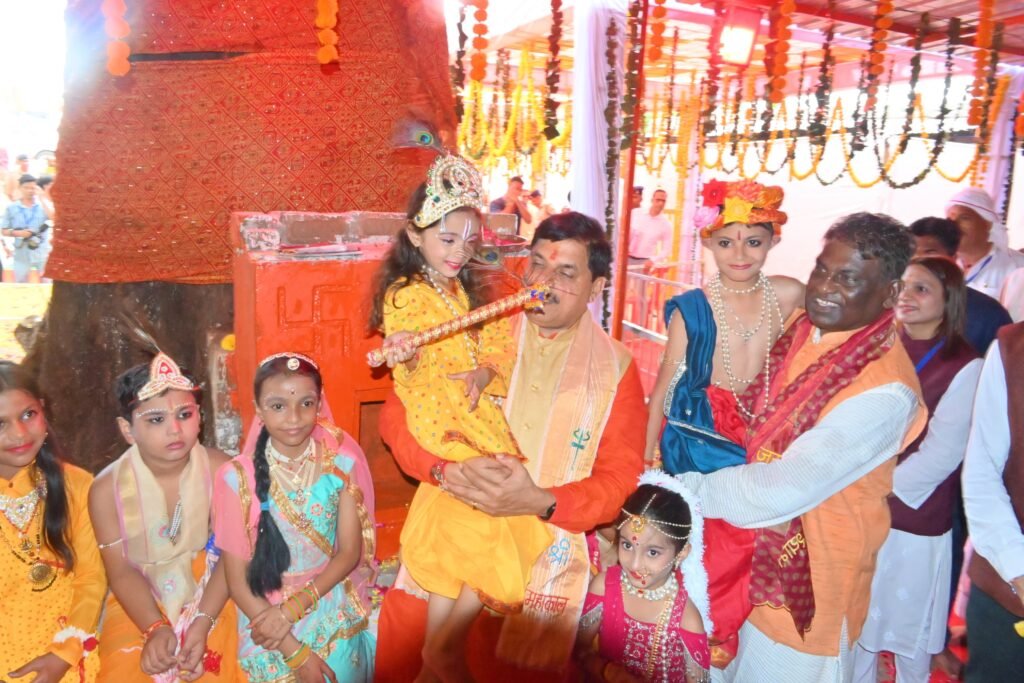 महलपुर पाठा में भगवान श्रीकृष्ण राधा रुक्मणी का बनेगा भव्य दिव्य लोक