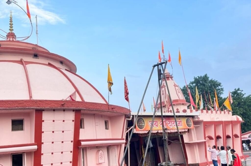दादाजी के मंदिर निर्माण से पूर्व सॉइल टेस्टिंग 