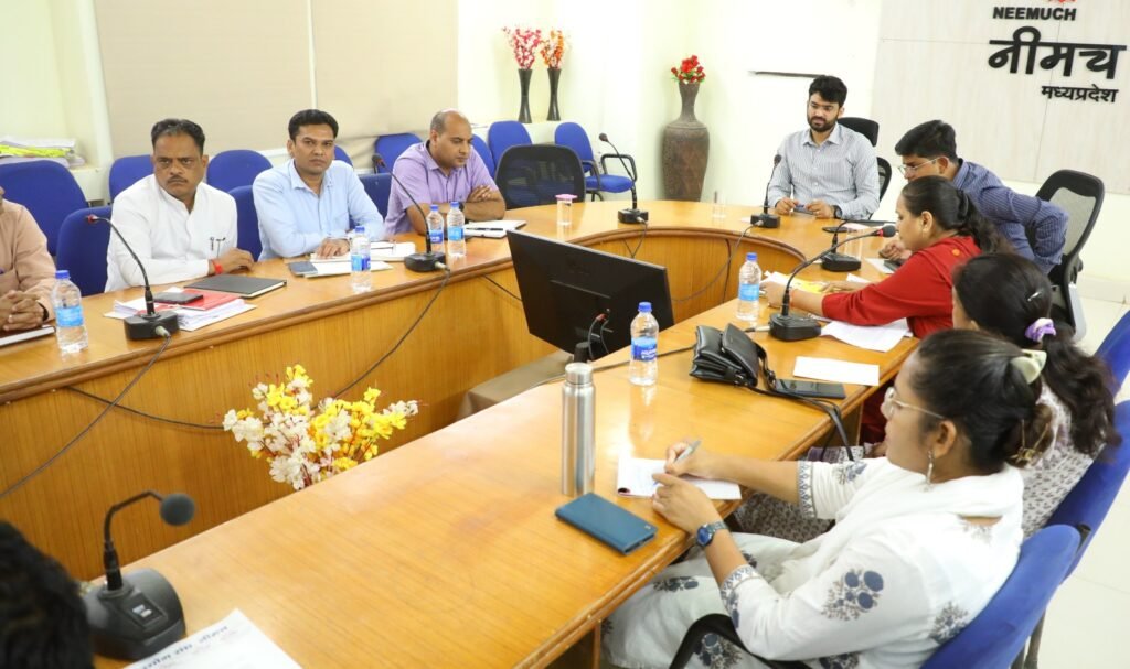 नीमच में नवीन औद्योगिक क्षेत्र के विकास पर चर्चा