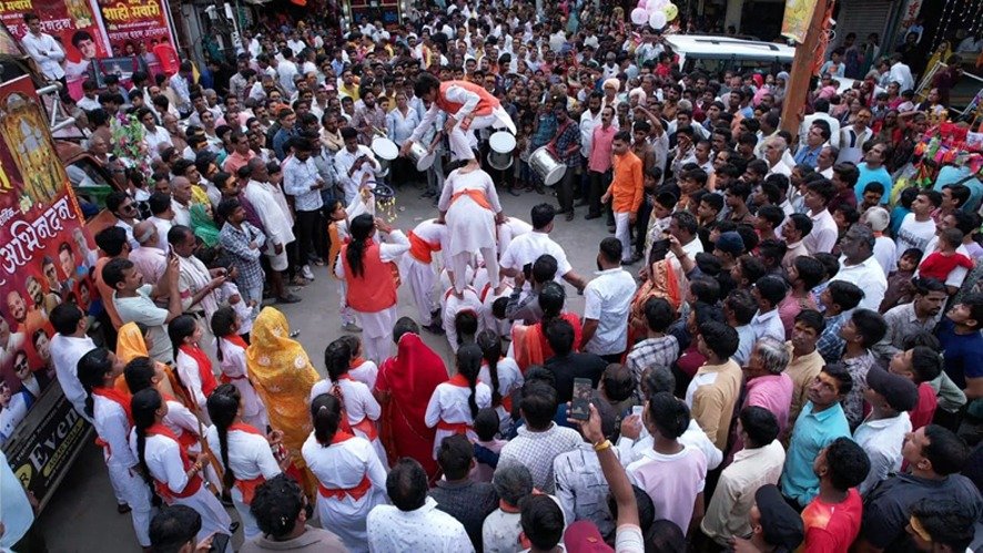 अमृत वर्षा के बीच शाही ठाट से निकले बाबा गुप्तेश्वर महादेव