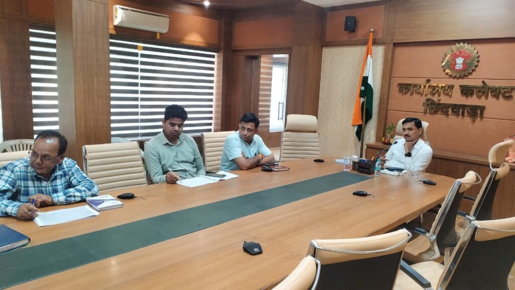 लापरवाह ठेकेदारों और अधिकारियों पर होगी कार्रवाई