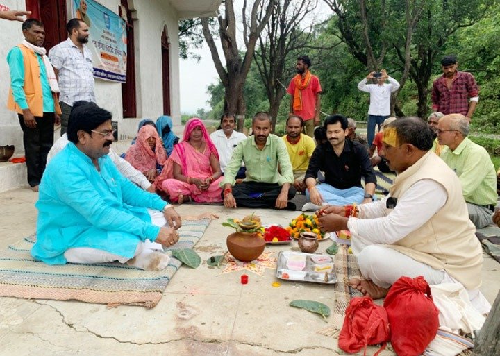 सीधी में नदी संरक्षण का संकल्प, पूजा-अर्चना कर ग्रामीणों ने ली शपथ