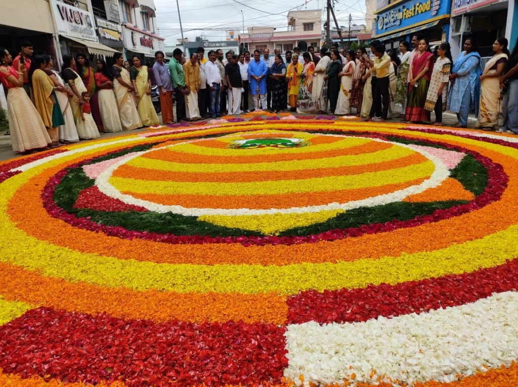 ओणम पर सजी भव्य फूलों की रंगोली, महाबली और वामन का हुआ स्वागत
