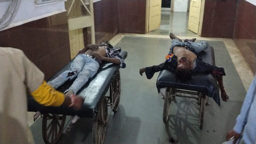 बायपास पर भीषण हादसा: ट्रक की टक्कर से दो युवकों की मौत, एक गंभीर घायल